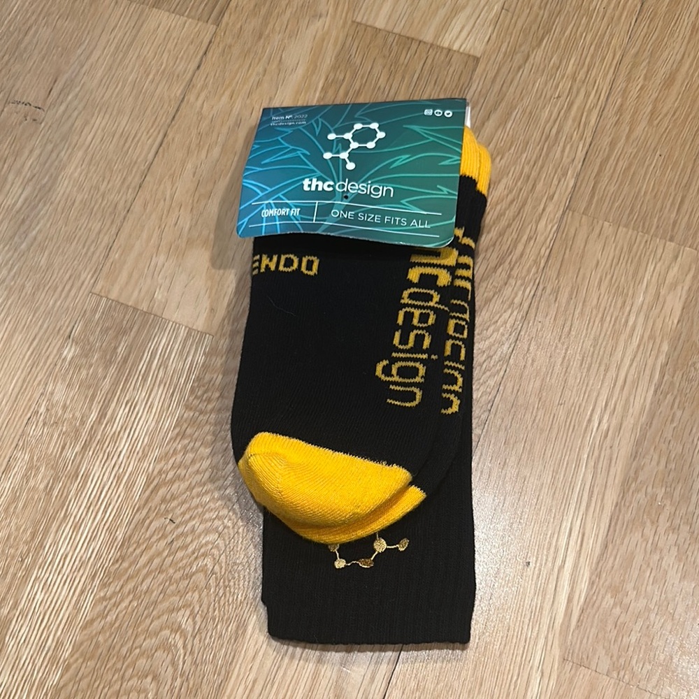 NWT THC Design Socks